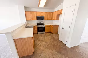 8271 N 112th Ave, Peoria, AZ 85345 - Photo 14