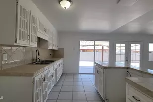8017 W Meadowbrook Ave, Phoenix, AZ 85033 - Photo 12