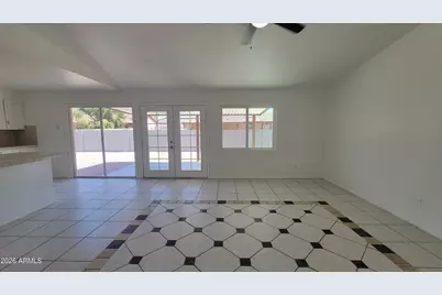 8017 W Meadowbrook Avenue, Phoenix, AZ 85033 - Photo 8