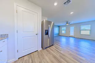 12245 W Delwood Dr, Arizona City, AZ 85123 - Photo 32