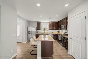 8037 W Agora Ln, Phoenix, AZ 85043 - Photo 8