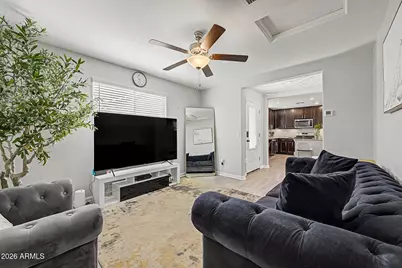 8037 W Agora Lane, Phoenix, AZ 85043 - Photo 2