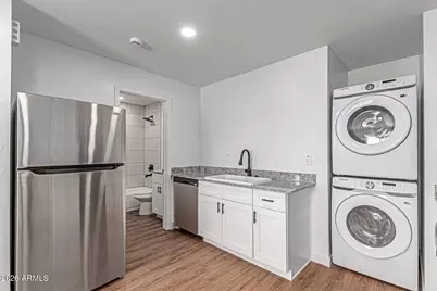 6618 S 22nd Place #2, Phoenix, AZ 85042 - Photo 2