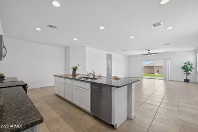 2421 W Sable Avenue, Apache Junction, AZ 85120 - Photo 14