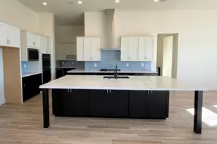 9273 W Country Club Trail, Peoria, AZ 85383 - Photo 2