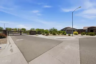5804 N 90th Dr, Glendale, AZ 85305 - Photo 12