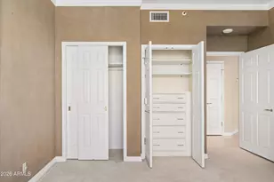 1040 E Osborn Rd, Phoenix, AZ 85014 - Photo 20