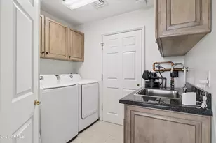 1040 E Osborn Rd, Phoenix, AZ 85014 - Photo 32