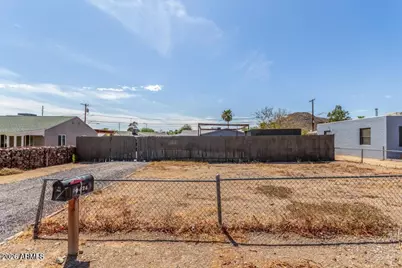 9424 N 2nd Place, Phoenix, AZ 85020 - Photo 2