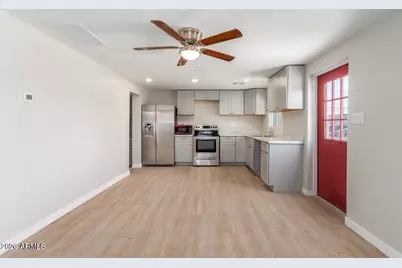 9424 N 2nd Place, Phoenix, AZ 85020 - Photo 4
