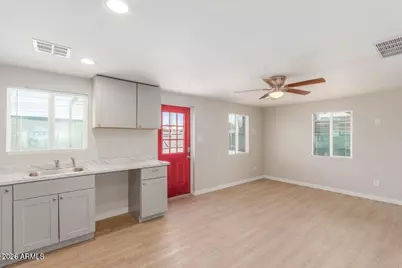9424 N 2nd Place, Phoenix, AZ 85020 - Photo 8