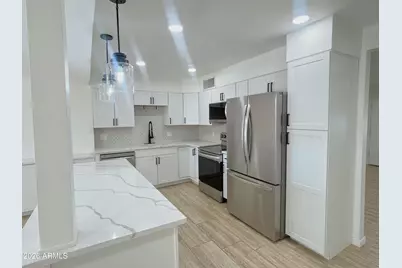 2401 E Meadowbrook Avenue, Phoenix, AZ 85016 - Photo 10