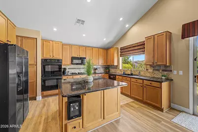 2540 E Hazeltine Way, Chandler, AZ 85249 - Photo 2