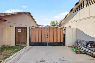 8740 W Keim Drive, Glendale, AZ 85305 - Photo 4