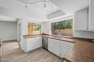 10640 North 11th St, Phoenix, AZ 85020 - Photo 6