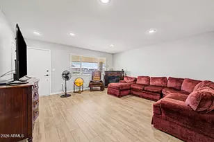 10718 W El Capitan Cir, Sun City, AZ 85351 - Photo 6