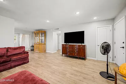 10718 W El Capitan Circle, Sun City, AZ 85351 - Photo 8