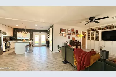 15604 N 59th Drive, Glendale, AZ 85306 - Photo 2