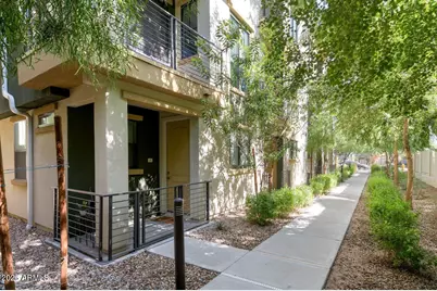 4236 N 27th Street #Unit 39, Phoenix, AZ 85016 - Photo 2