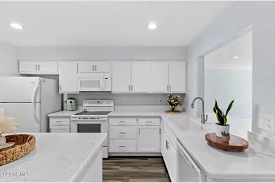 18029 N 35th Avenue, Phoenix, AZ 85053 - Photo 14