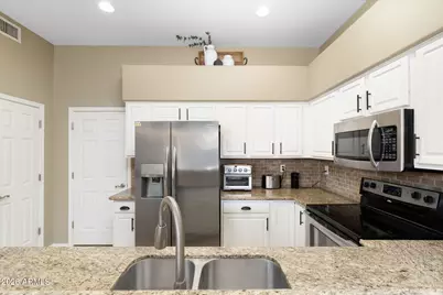6384 W Pontiac Drive, Glendale, AZ 85308 - Photo 10