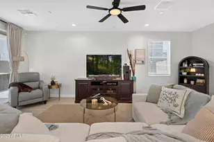 655 S Longspur Ln, Gilbert, AZ 85296 - Photo 40