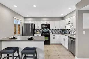 944 S Valencia, Mesa, AZ 85202 - Photo 6