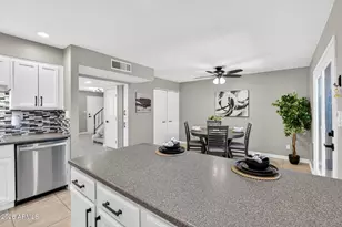 944 S Valencia, Mesa, AZ 85202 - Photo 10