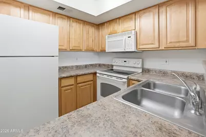 3601 W Tierra Buena Lane #145, Phoenix, AZ 85053 - Photo 4