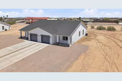 14055 S Berwick Road, Arizona City, AZ 85123 - Photo 4