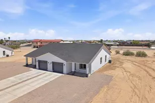 14055 S Berwick Rd, Arizona City, AZ 85123 - Photo 4