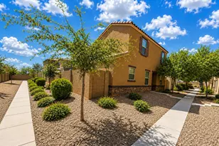 8247 W Illini St, Phoenix, AZ 85043 - Photo 2