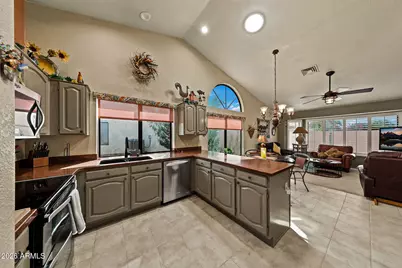 9863 W Menadota Drive, Peoria, AZ 85382 - Photo 4