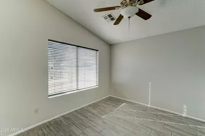 7040 W Olive Avenue #12, Peoria, AZ 85345 - Photo 14