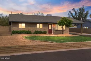 13829 N 10th Pl, Phoenix, AZ 85022 - Photo 1