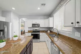 12077 N 141st Dr, Surprise, AZ 85379 - Photo 10