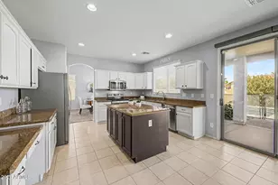12077 N 141st Dr, Surprise, AZ 85379 - Photo 8