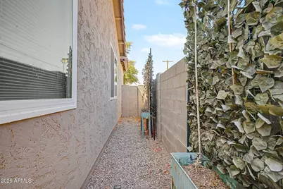 1225 E Grenadine Road, Phoenix, AZ 85040 - Photo 36