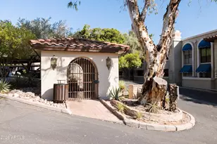7557 N Dreamy Draw Dr, Phoenix, AZ 85020 - Photo 30