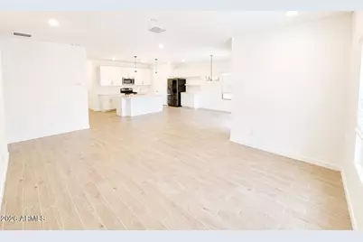 8631 W Augusta Avenue, Glendale, AZ 85305 - Photo 6