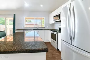 2421 W Brooks St, Chandler, AZ 85224 - Photo 12