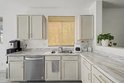 10445 W Cordes Road, Tolleson, AZ 85353 - Photo 12