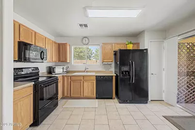 3422 W Glass Lane, Phoenix, AZ 85041 - Photo 10