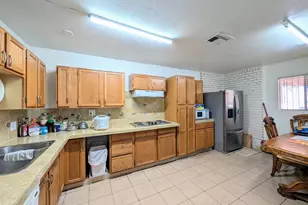 7364 N 39th Ave, Phoenix, AZ 85051 - Photo 20