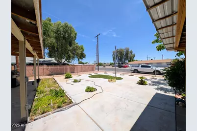 7364 N 39th Avenue, Phoenix, AZ 85051 - Photo 8