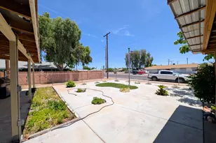 7364 N 39th Ave, Phoenix, AZ 85051 - Photo 8
