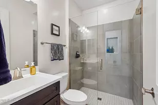3227 E Donald Dr, Phoenix, AZ 85050 - Photo 18