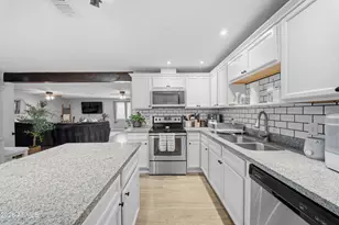 3624 E Captain Dreyfus Ave, Phoenix, AZ 85032 - Photo 4