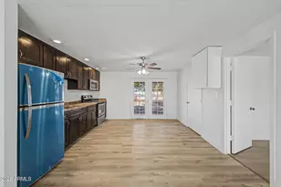 1929 N 69th Dr, Phoenix, AZ 85035 - Photo 8