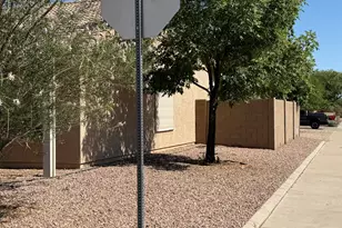 10781 W Robin Ln W, Peoria, AZ 85373 - Photo 20